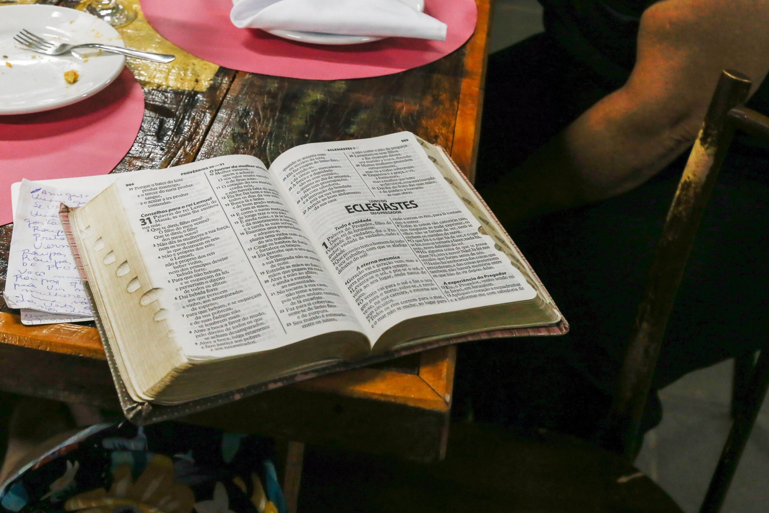 You are currently viewing Why Spanking is Unbiblical and How to Stop Relying on It
